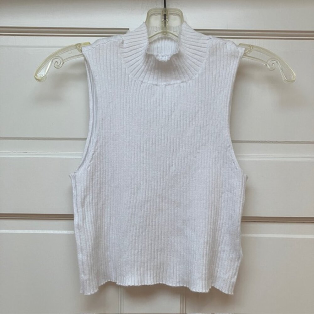 PacSun White Mock neck cropped sleeveless sweater S